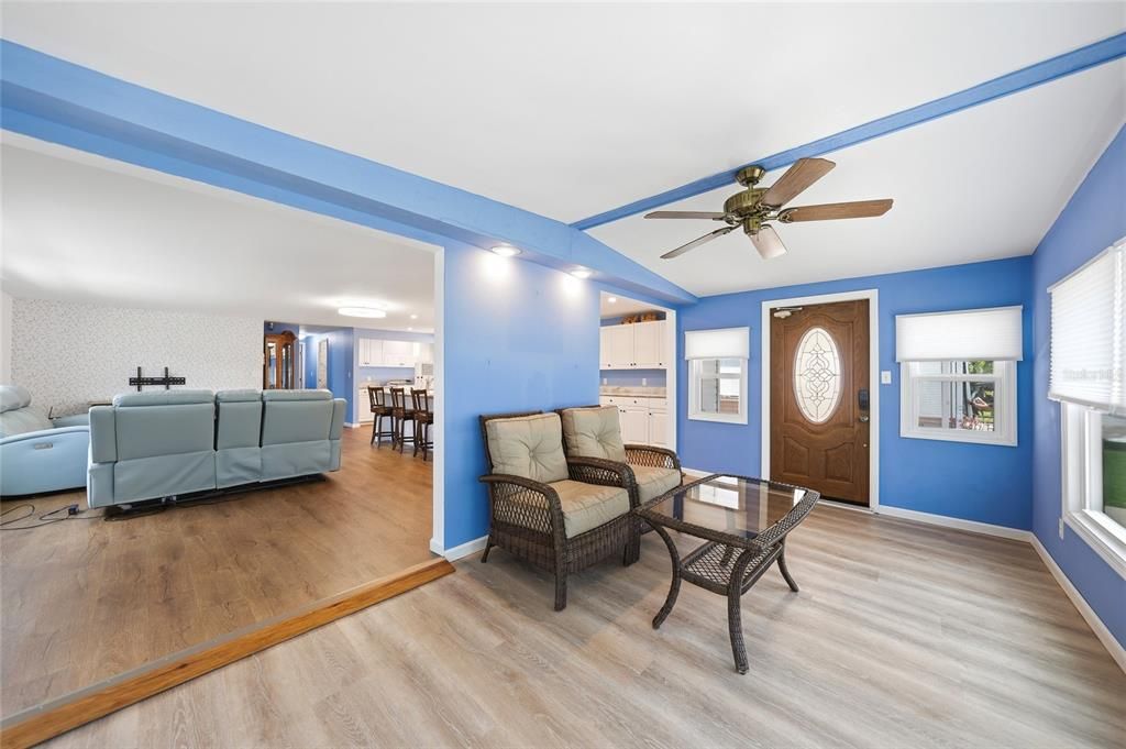 For Sale: $119,500 (2 beds, 2 baths, 1352 Square Feet)