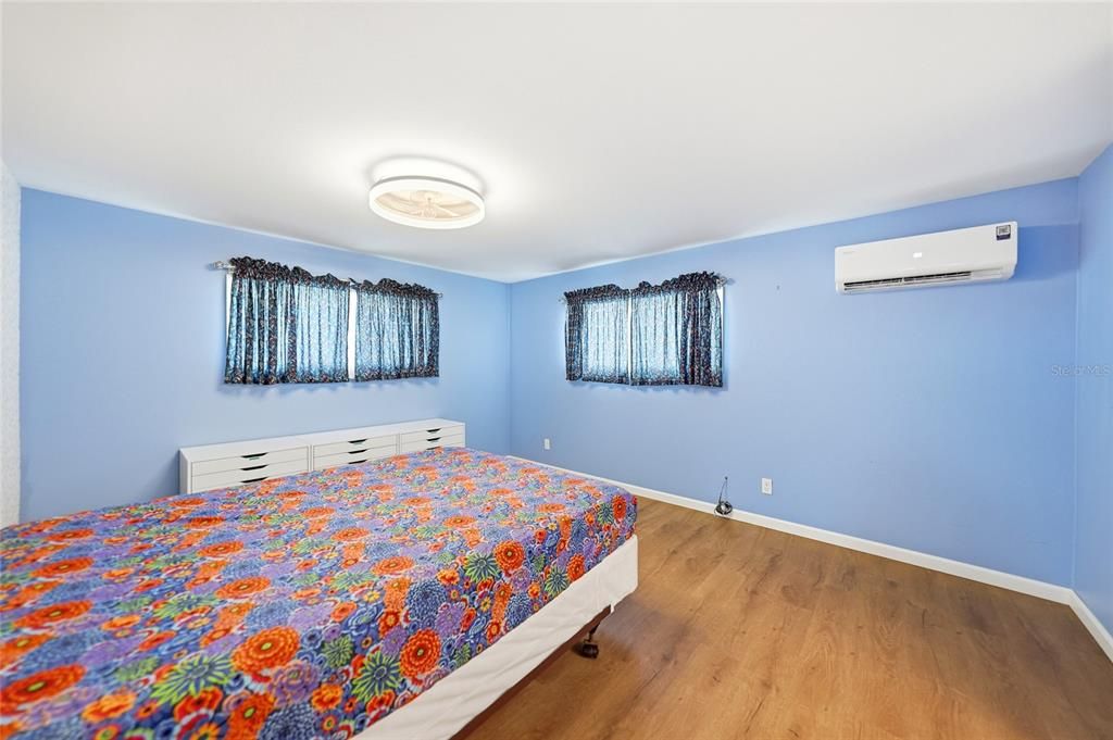 For Sale: $119,500 (2 beds, 2 baths, 1352 Square Feet)