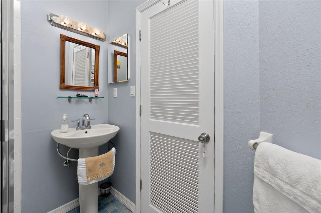 En Venta: $474,000 (2 camas, 3 baños, 1426 Pies cuadrados)