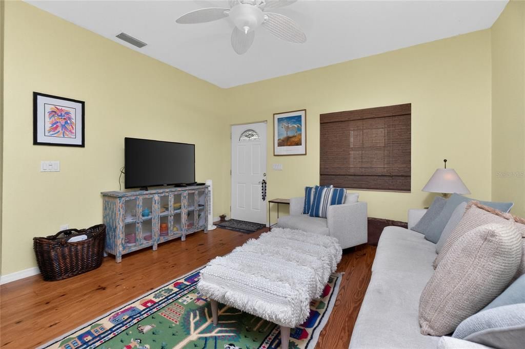 En Venta: $474,000 (2 camas, 3 baños, 1426 Pies cuadrados)