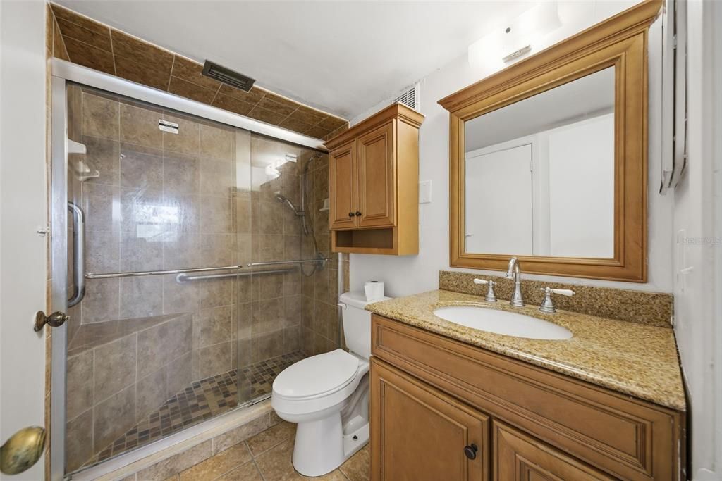 For Sale: $97,500 (2 beds, 1 baths, 840 Square Feet)