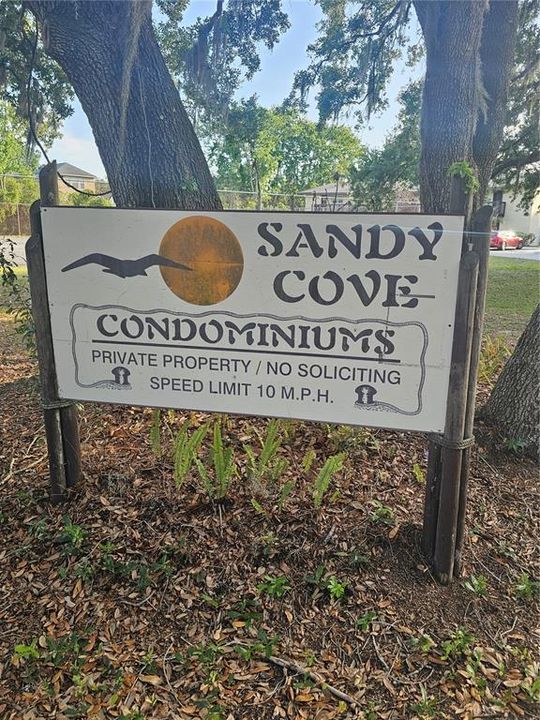 For Sale: $89,000 (2 beds, 1 baths, 840 Square Feet)