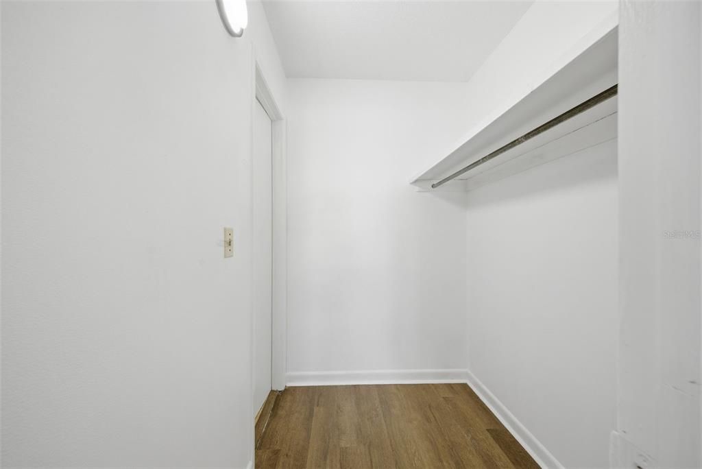 For Sale: $97,500 (2 beds, 1 baths, 840 Square Feet)