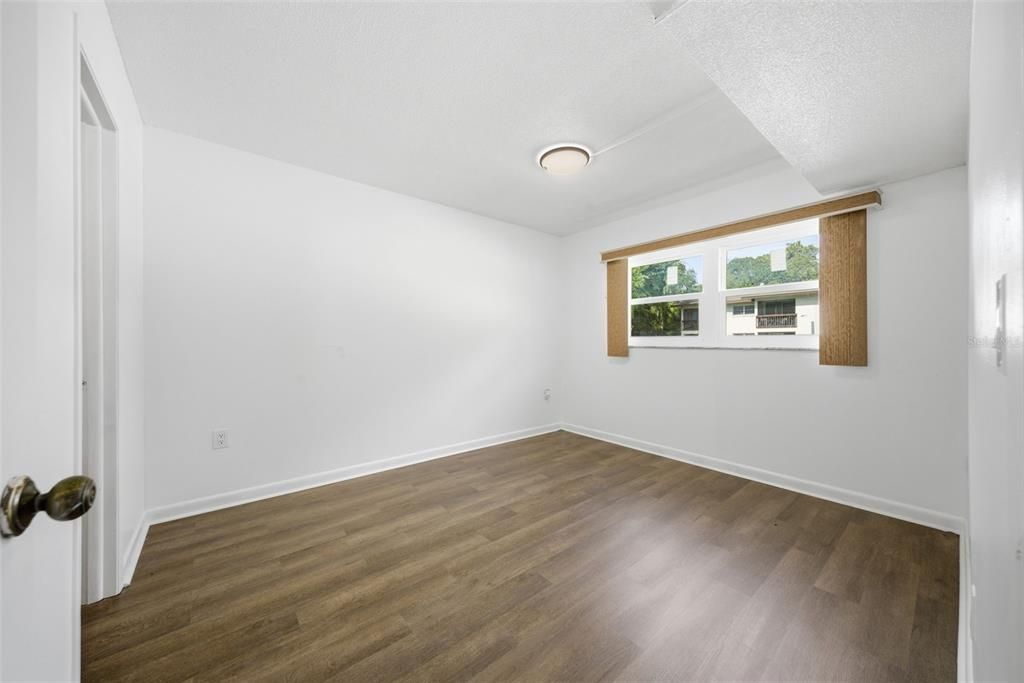 For Sale: $97,500 (2 beds, 1 baths, 840 Square Feet)