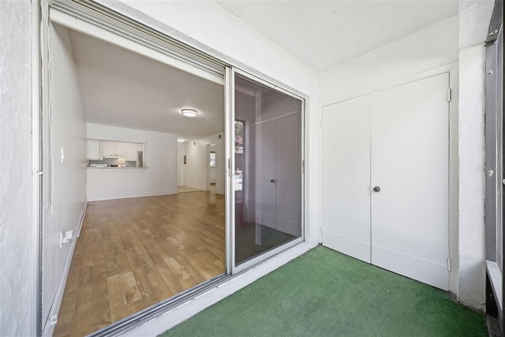For Sale: $97,500 (2 beds, 1 baths, 840 Square Feet)