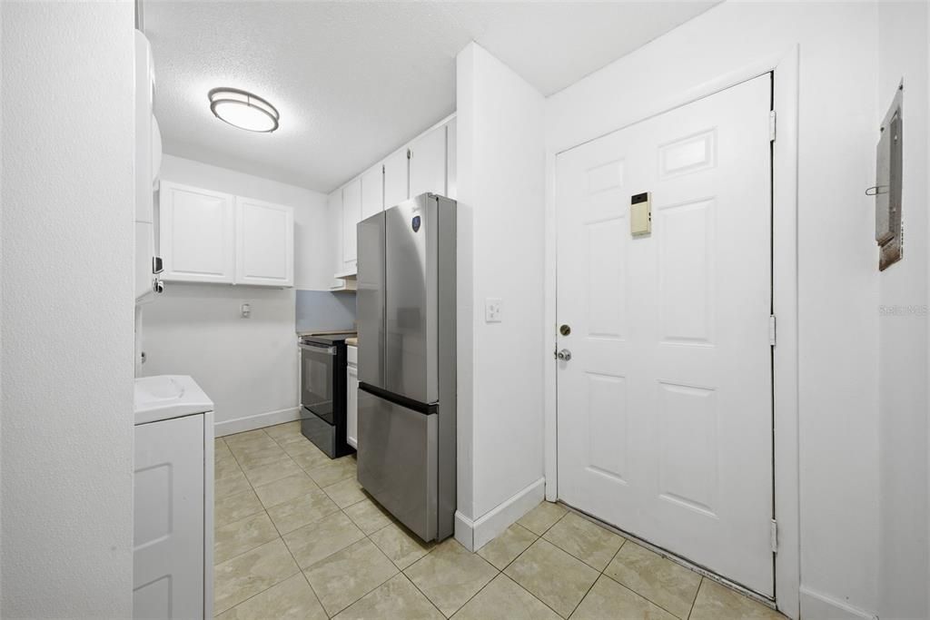 For Sale: $97,500 (2 beds, 1 baths, 840 Square Feet)