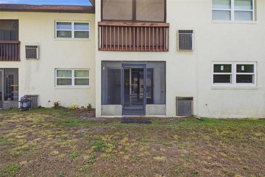 For Sale: $97,500 (2 beds, 1 baths, 840 Square Feet)