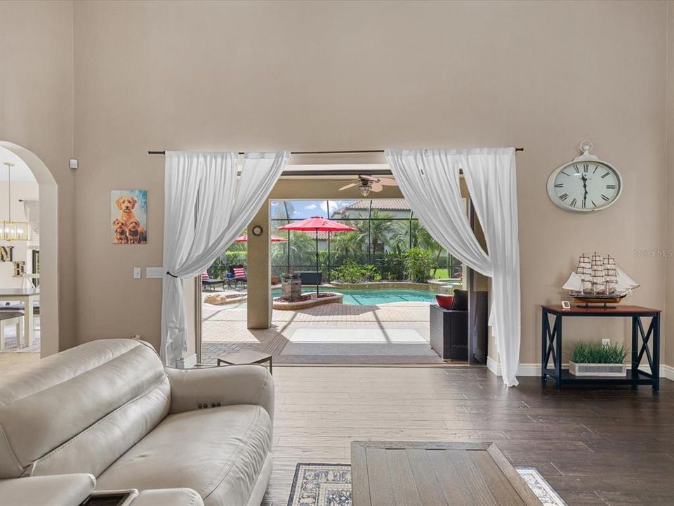 En Venta: $1,050,000 (6 camas, 4 baños, 4277 Pies cuadrados)