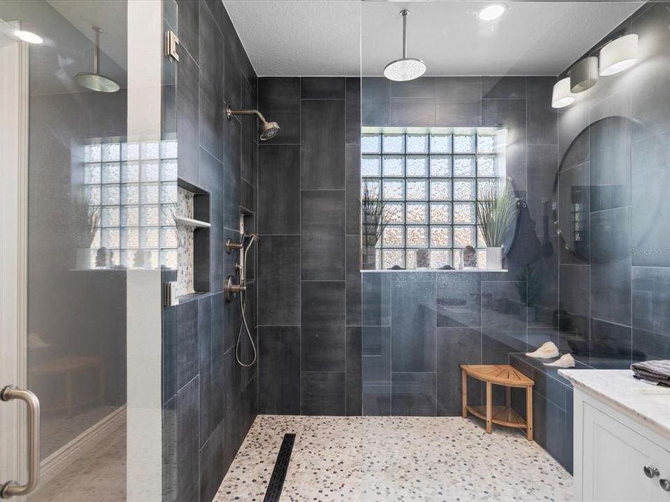 En Venta: $1,050,000 (6 camas, 4 baños, 4277 Pies cuadrados)