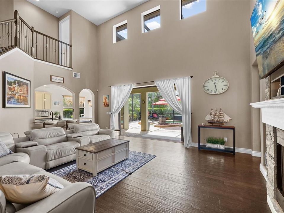 En Venta: $1,050,000 (6 camas, 4 baños, 4277 Pies cuadrados)