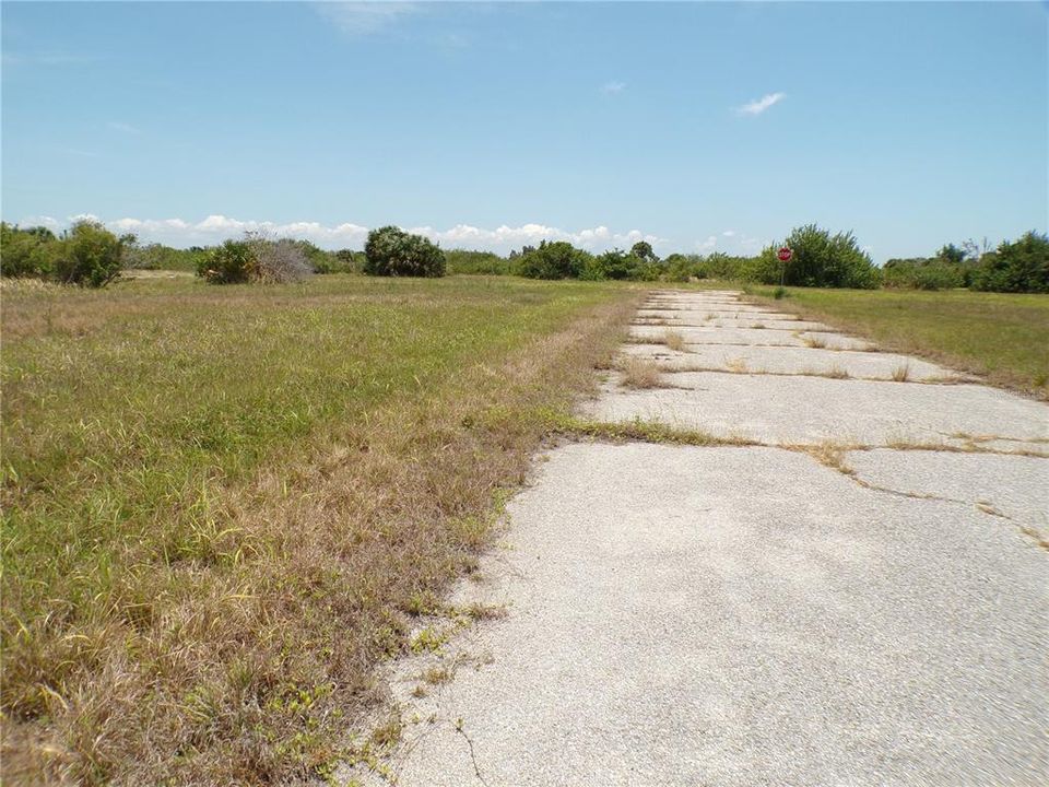 待售: $17,990 (0.23 acres)