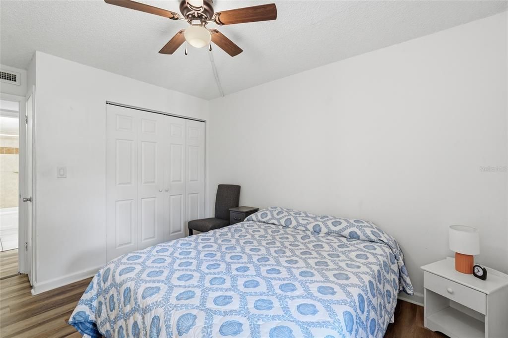 For Sale: $149,900 (2 beds, 2 baths, 1092 Square Feet)