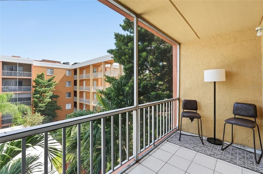 For Sale: $149,900 (2 beds, 2 baths, 1092 Square Feet)