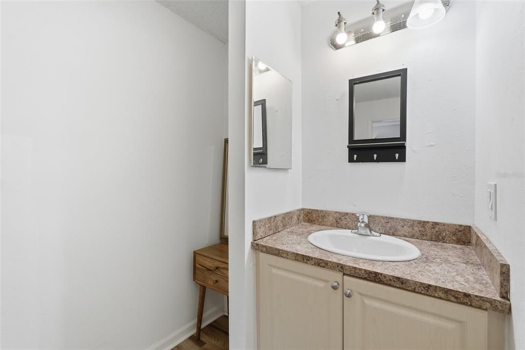For Sale: $149,900 (2 beds, 2 baths, 1092 Square Feet)