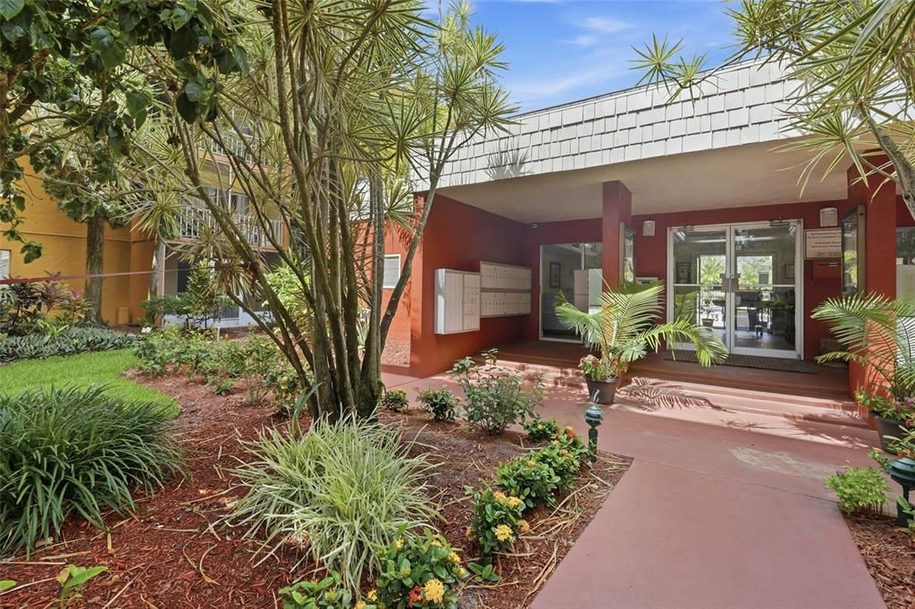 For Sale: $149,900 (2 beds, 2 baths, 1092 Square Feet)
