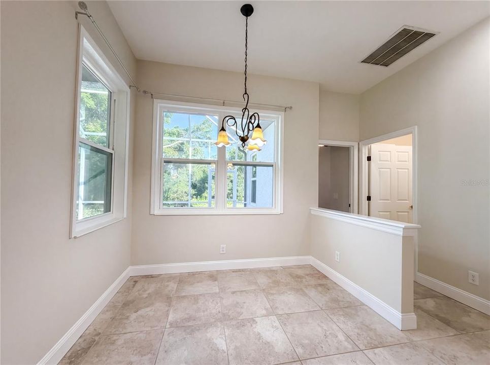 Active With Contract: $470,000 (3 beds, 2 baths, 1894 Square Feet)