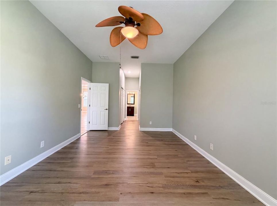Active With Contract: $470,000 (3 beds, 2 baths, 1894 Square Feet)