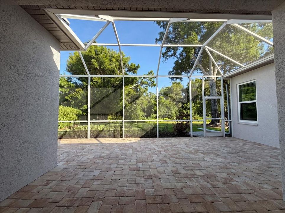 Active With Contract: $470,000 (3 beds, 2 baths, 1894 Square Feet)