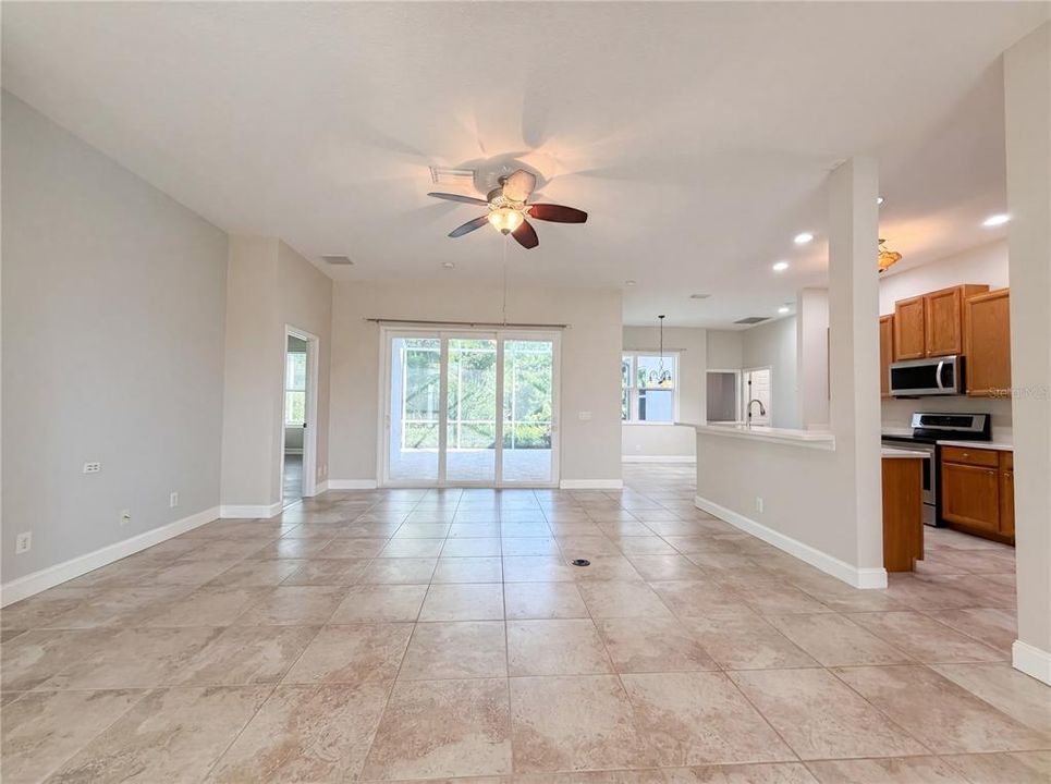 Active With Contract: $470,000 (3 beds, 2 baths, 1894 Square Feet)