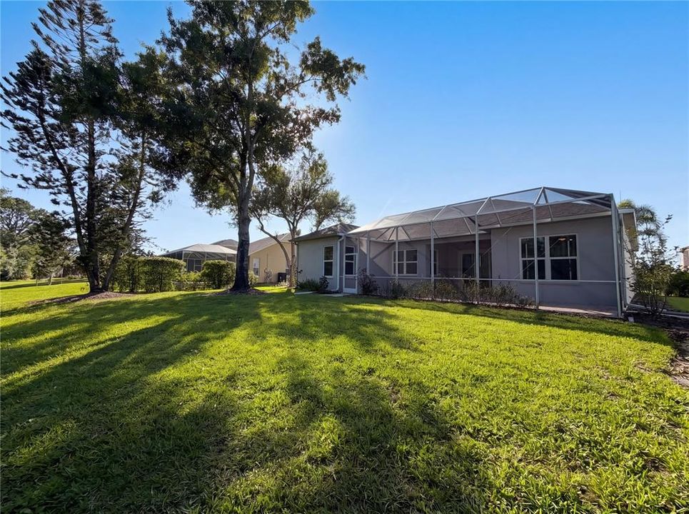 Active With Contract: $470,000 (3 beds, 2 baths, 1894 Square Feet)