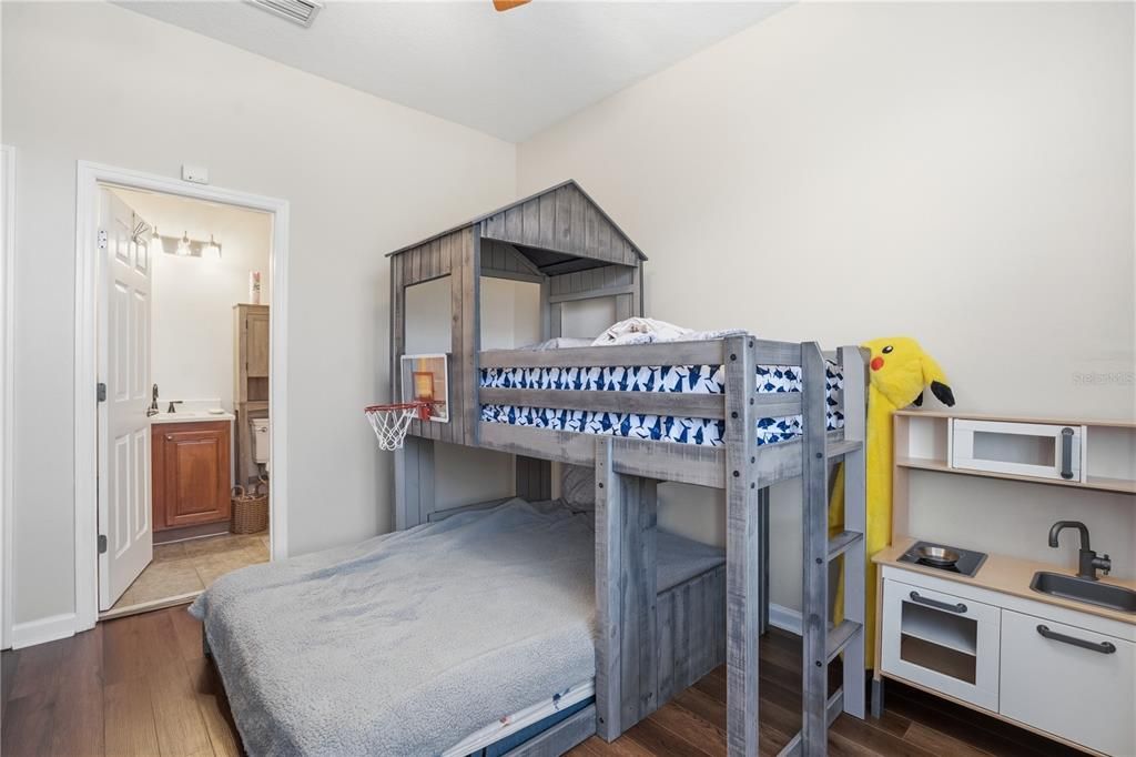 En Venta: $500,000 (3 camas, 3 baños, 1982 Pies cuadrados)
