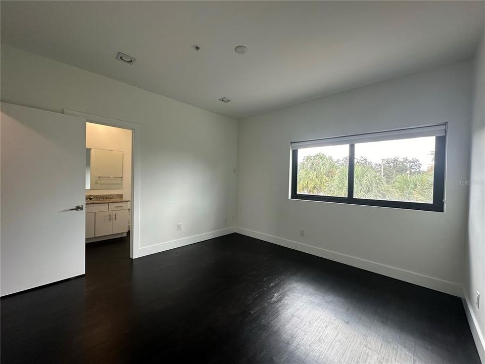 For Sale: $495,000 (2 beds, 2 baths, 1640 Square Feet)