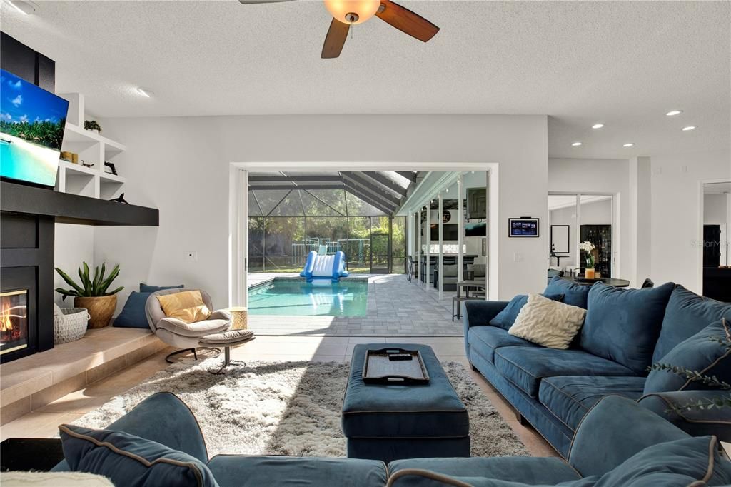 Activo con contrato: $874,900 (5 camas, 3 baños, 3212 Pies cuadrados)