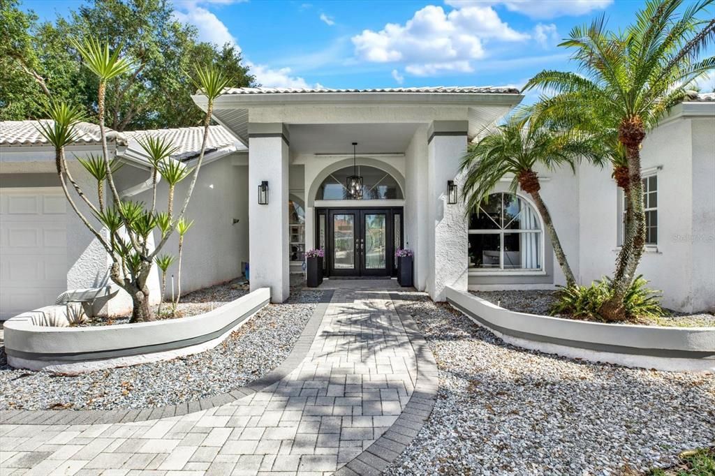Activo con contrato: $874,900 (5 camas, 3 baños, 3212 Pies cuadrados)
