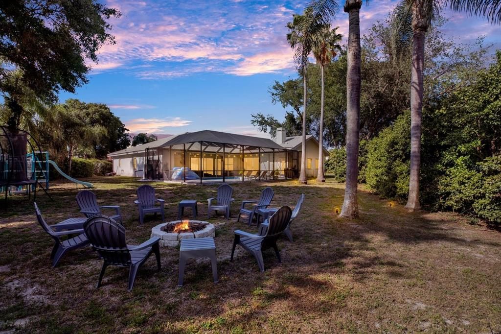 Activo con contrato: $874,900 (5 camas, 3 baños, 3212 Pies cuadrados)