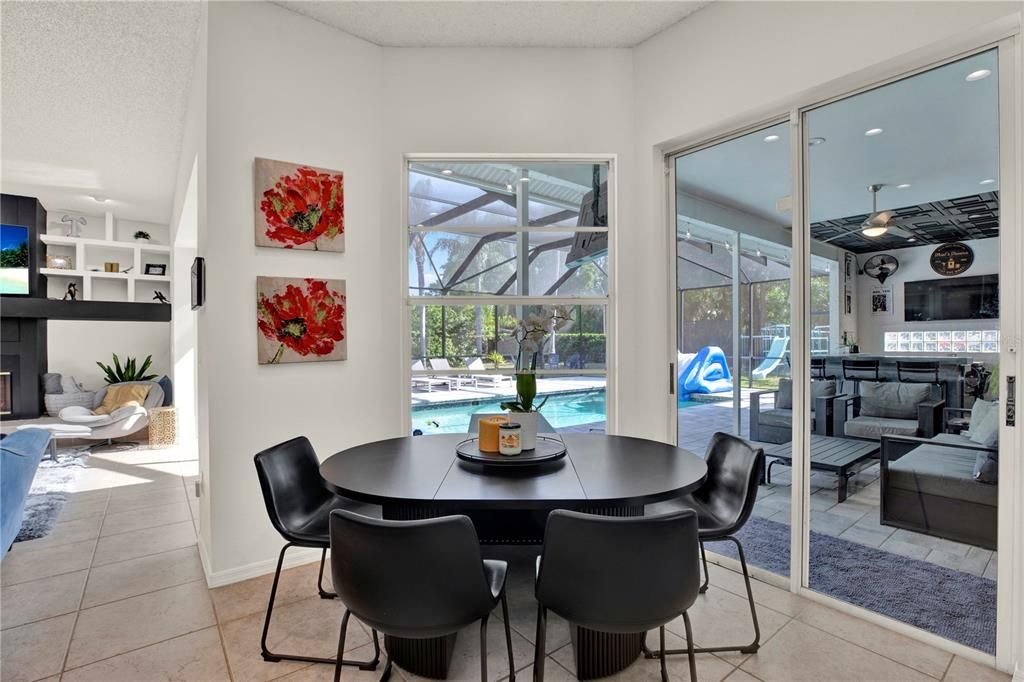 Activo con contrato: $874,900 (5 camas, 3 baños, 3212 Pies cuadrados)