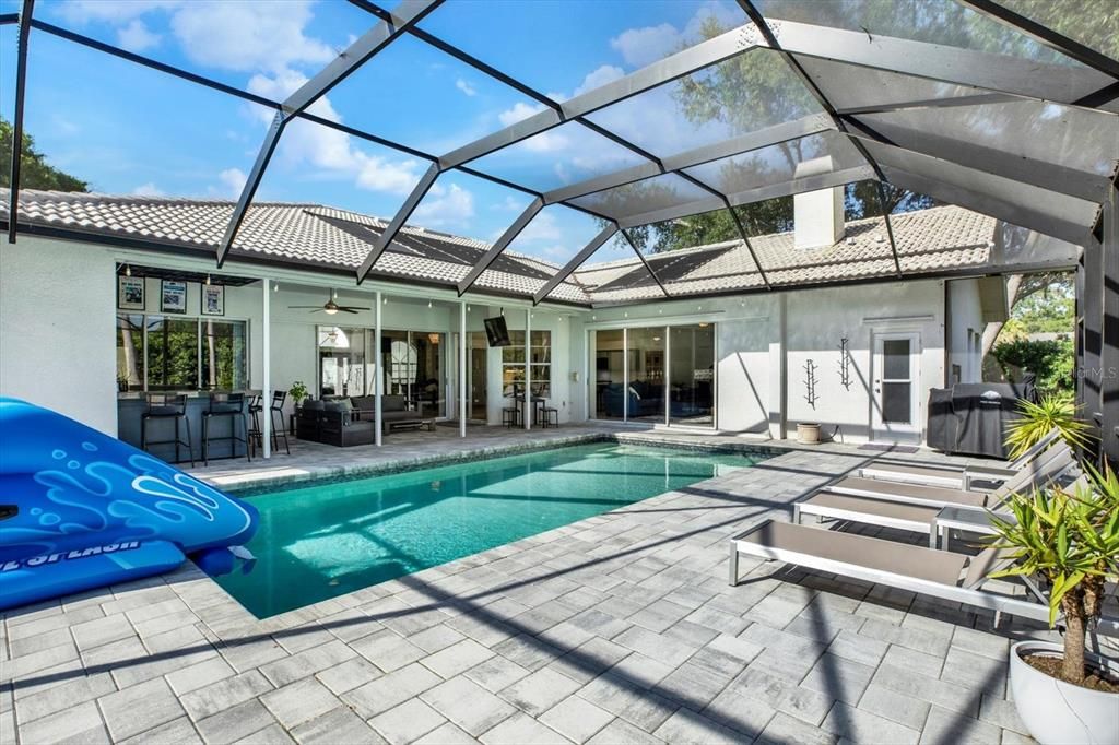 Activo con contrato: $874,900 (5 camas, 3 baños, 3212 Pies cuadrados)