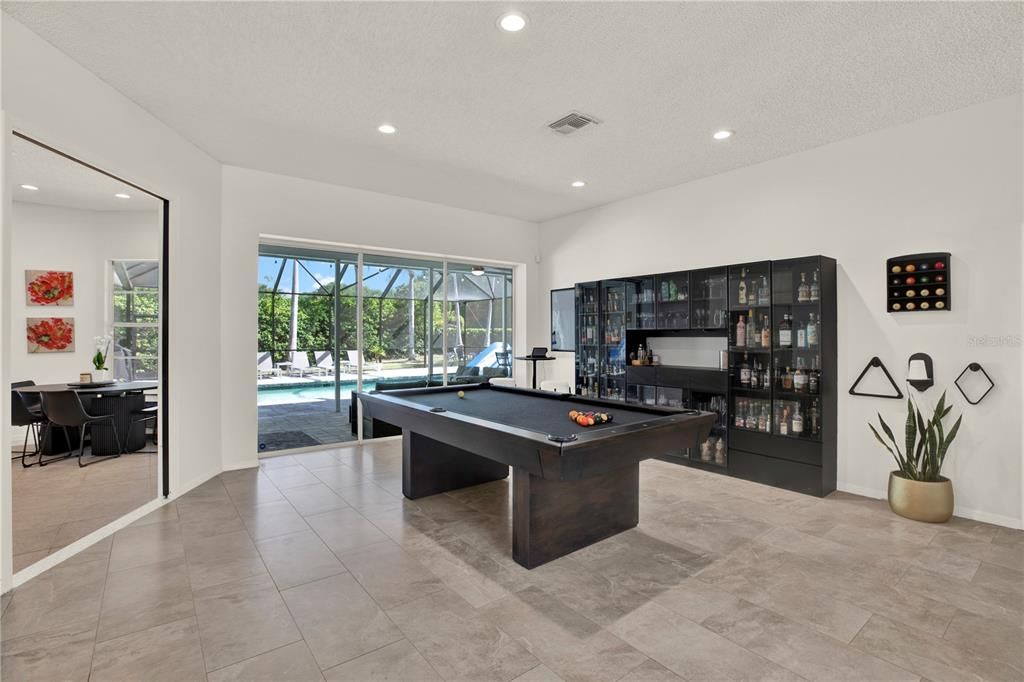 Activo con contrato: $874,900 (5 camas, 3 baños, 3212 Pies cuadrados)