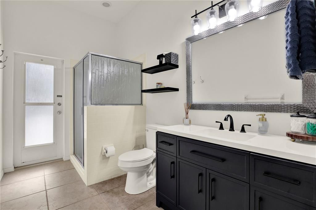 Activo con contrato: $874,900 (5 camas, 3 baños, 3212 Pies cuadrados)