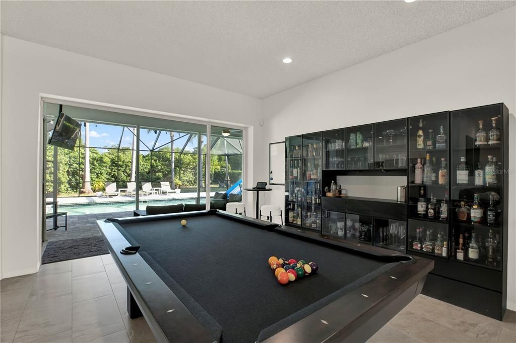 Activo con contrato: $874,900 (5 camas, 3 baños, 3212 Pies cuadrados)