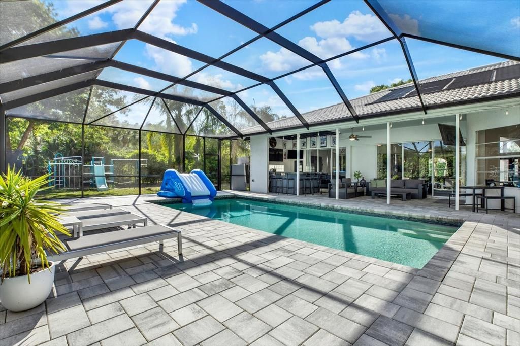 Activo con contrato: $874,900 (5 camas, 3 baños, 3212 Pies cuadrados)