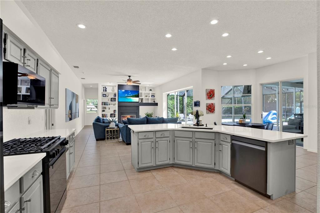 Activo con contrato: $874,900 (5 camas, 3 baños, 3212 Pies cuadrados)
