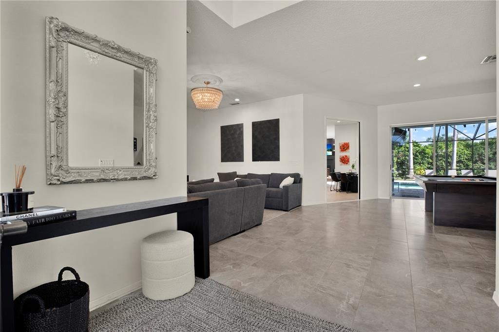Activo con contrato: $874,900 (5 camas, 3 baños, 3212 Pies cuadrados)