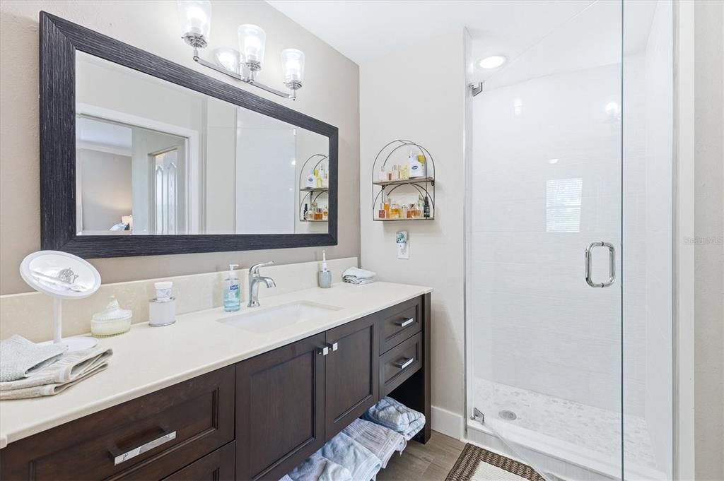 Activo con contrato: $299,900 (2 camas, 2 baños, 1433 Pies cuadrados)
