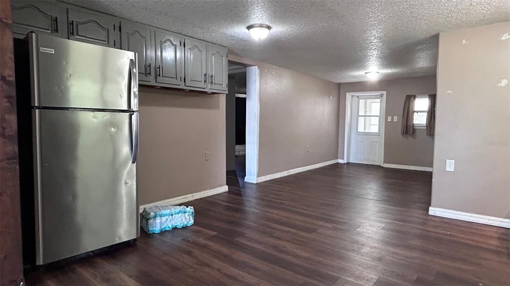 Activo con contrato: $319,900 (2 camas, 1 baños, 945 Pies cuadrados)