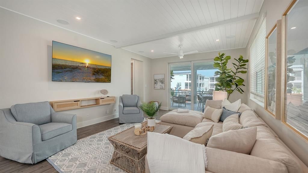 Active With Contract: $1,350,000 (4 beds, 3 baths, 1778 Square Feet)