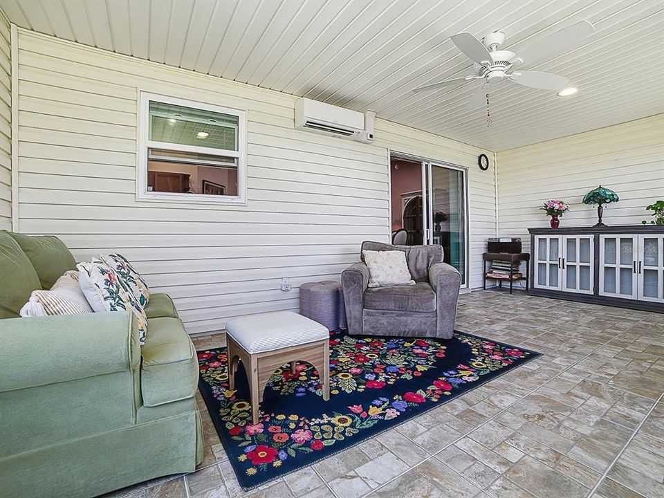 For Sale: $385,000 (3 beds, 2 baths, 1527 Square Feet)