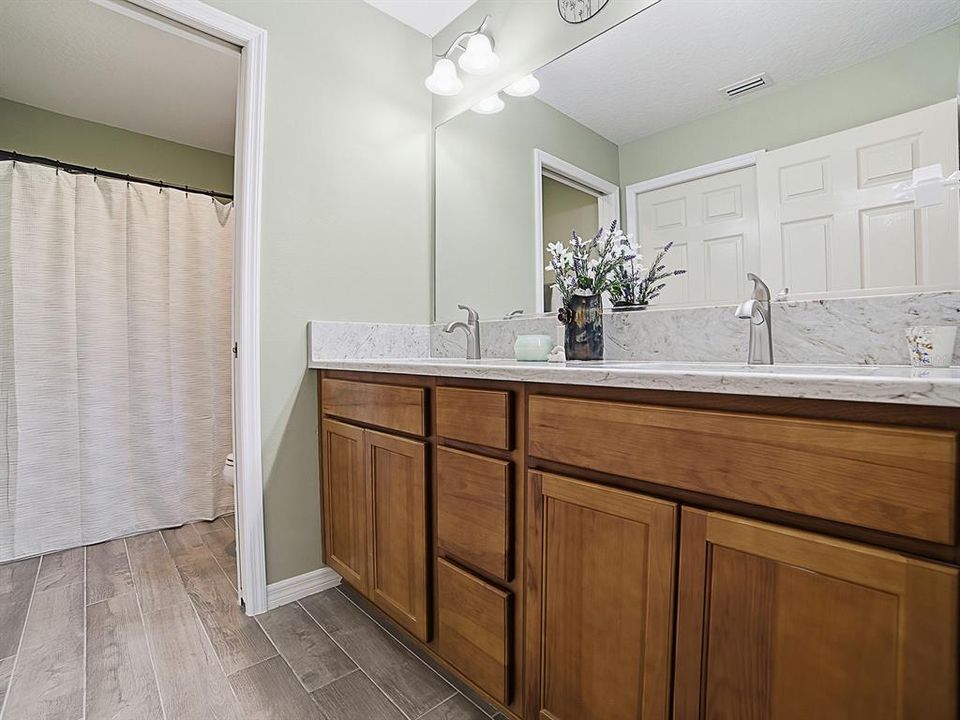 For Sale: $385,000 (3 beds, 2 baths, 1527 Square Feet)