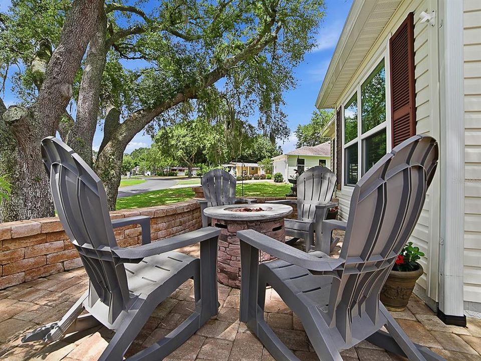 For Sale: $385,000 (3 beds, 2 baths, 1527 Square Feet)