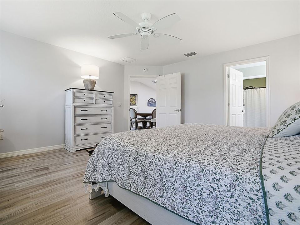 For Sale: $385,000 (3 beds, 2 baths, 1527 Square Feet)