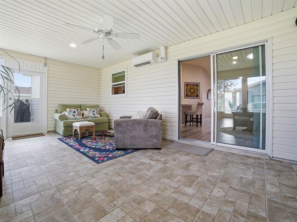 For Sale: $385,000 (3 beds, 2 baths, 1527 Square Feet)