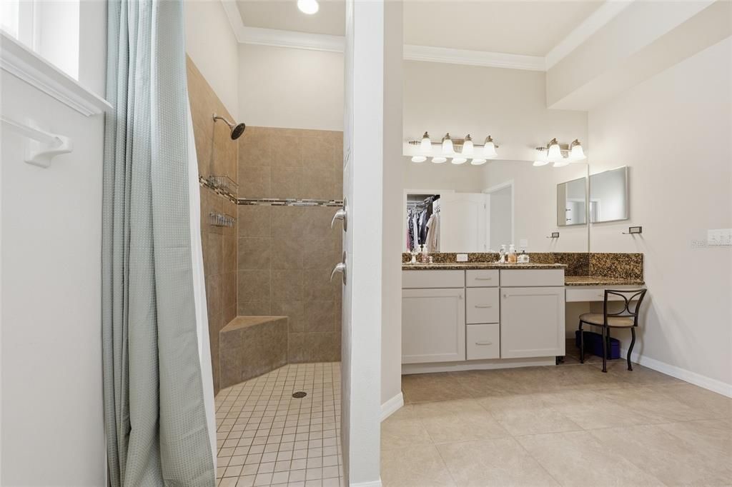Activo con contrato: $335,000 (3 camas, 2 baños, 1527 Pies cuadrados)