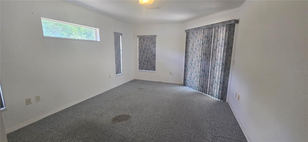 For Sale: $195,000 (3 beds, 2 baths, 1550 Square Feet)