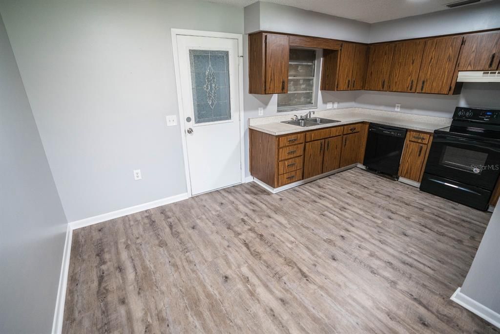 В аренду: $1,495 (3 спален, 1 ванн, 1020 Квадратных фут)