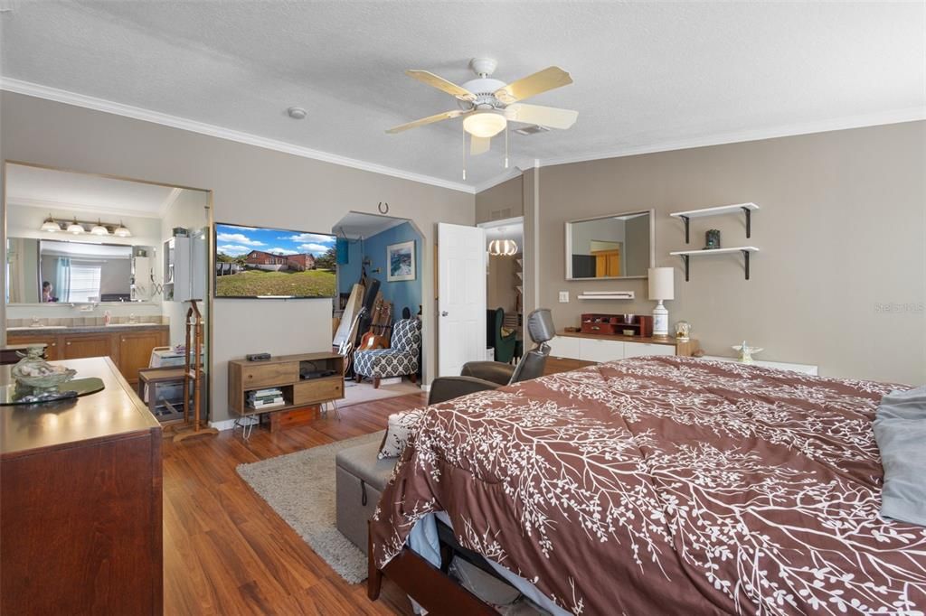 For Sale: $438,500 (4 beds, 3 baths, 2259 Square Feet)