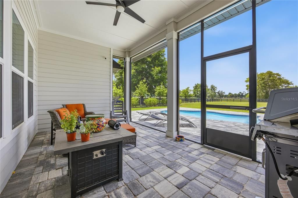 For Sale: $700,000 (4 beds, 3 baths, 2818 Square Feet)
